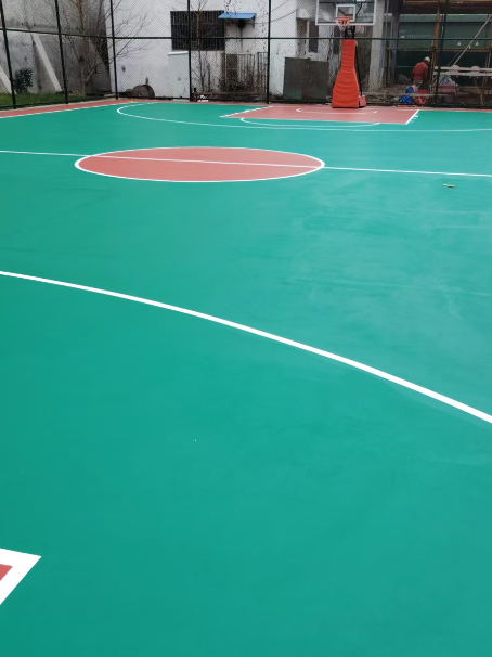宜昌 球场长期使用易出现地面开裂